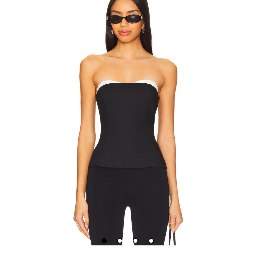 Superdown Anika Strapless Top in Black & white
